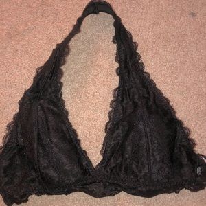 3/$20 • XS HOLLISTER BRALETTE